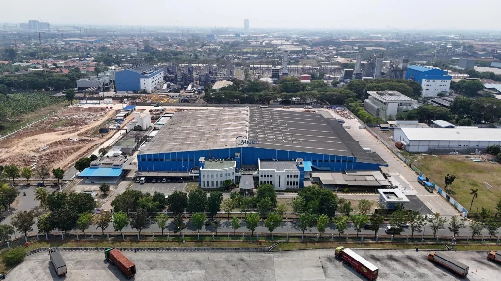 midea-akan-bangun-2-pabrik-baru-1-e1754364664369.webp