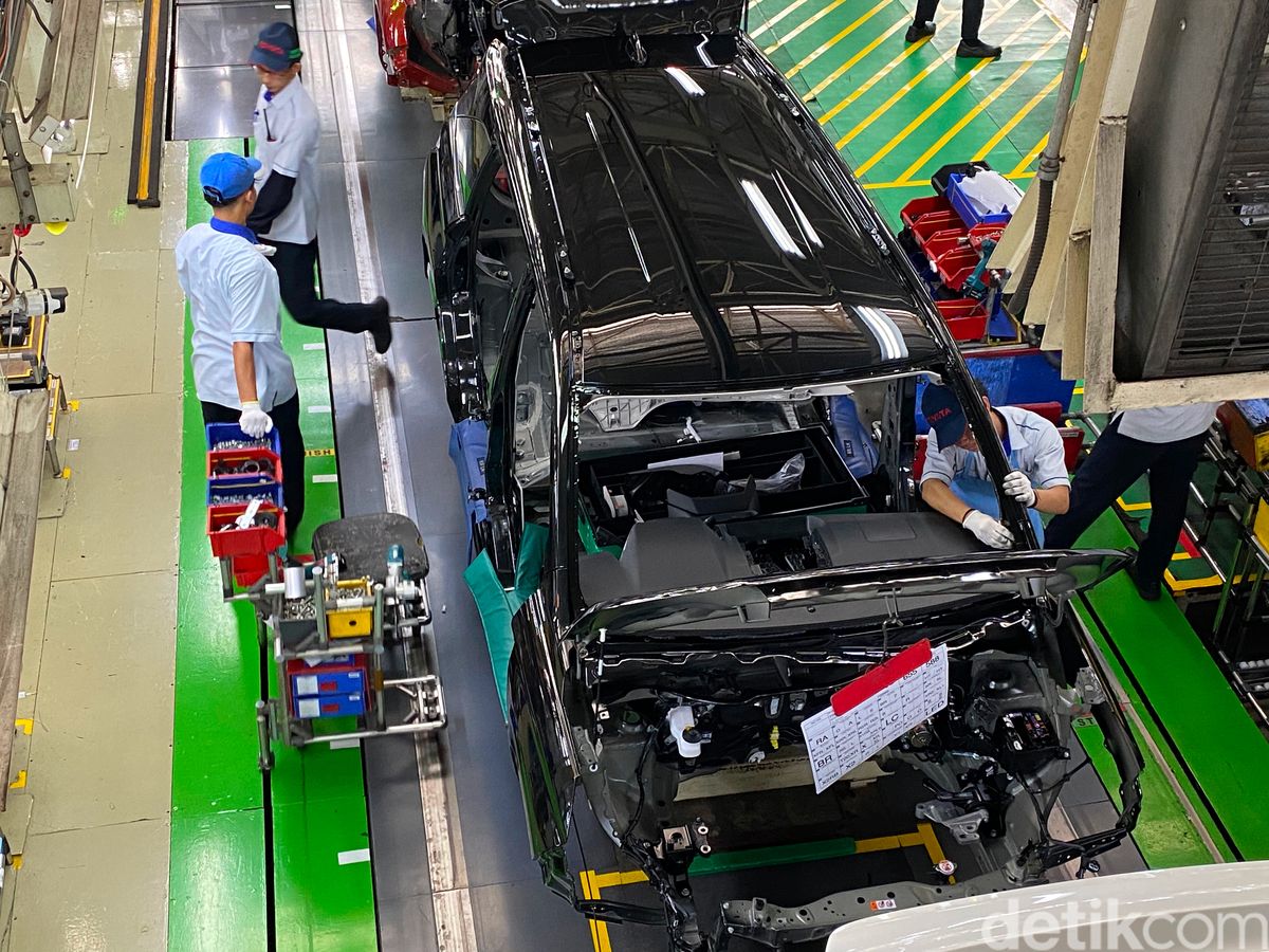 pabrik-produksi-toyota-yaris-cross-di-karawang.jpeg